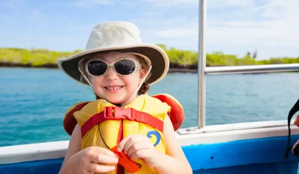 How to Stay Safe While Boating With Kids